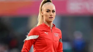 فيديو – أليشيا لي مان تظهر أنوثتها على الشاطئ