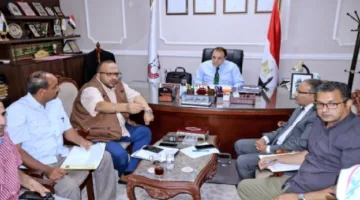 محافظ سوهاج يقرر إيقاف توزيع خط السيب النهائي للمصرف الزراعي في الدناقلة