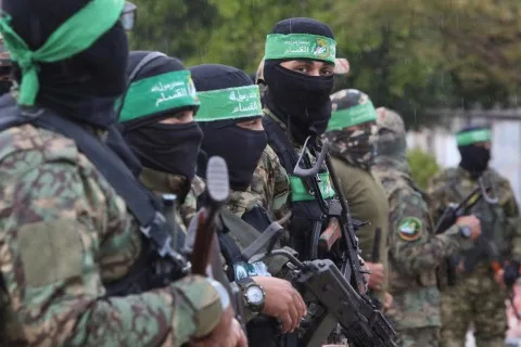الكشف عن معلومات جديدة حول الاقتراح القائم لوقف الحرب في غزة: يأخذ في الاعتبار مخاوف “حماس” وسيتم الإفراج عن أسرى من الطرفين. الكشف عن معلومات جديدة حول الاقتراح القائم لوقف الحرب في غزة: يأخذ في الاعتبار مخاوف “حماس” وسيتم الإفراج عن أسرى من الطرفين.