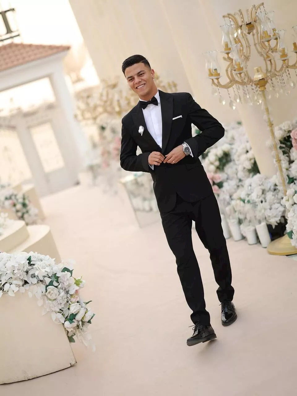 محمد شحاتة، لاعب الزمالك، يشارك صورة من حفل زواجه محمد شحاتة، لاعب الزمالك، يشارك صورة من حفل زواجه