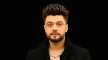 خروج الفنان أحمد عامر يترك أثرًا في الساحة الفنية.. ونجوم الغناء يودعونه بكلمات مؤثرة.