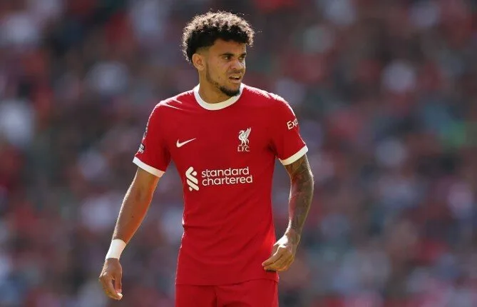 ليفربول يرفض عرض بايرن ميونيخ لضم لويس دياز