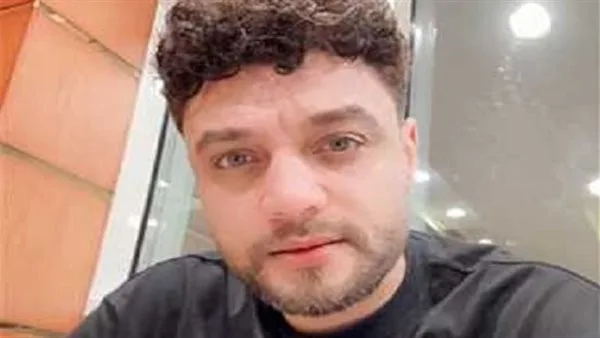 فنانون يصلون إلى سمنود لتأدية مراسم صلاة الجنازة على الفنان أحمد عامر.. الليثي وكاريكا وبيكا في الطليعة