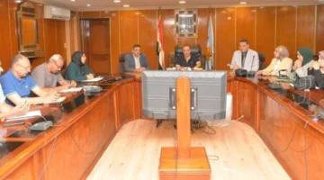 محافظ أسيوط يت convene اجتماعًا لمناقشة التحضيرات لتنفيذ مبادرة سكن مريح