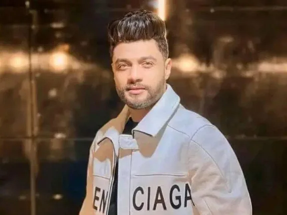 أحمد عامر يصبح حديث الساعة بعد وفاته المفاجئة.. ما الذي حدث للفنان؟ أحمد عامر يصبح حديث الساعة بعد وفاته المفاجئة.. ما الذي حدث للفنان؟