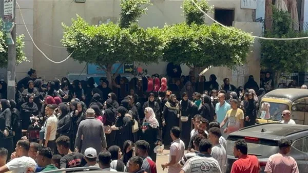 جثمان الفنان أحمد عامر يصل إلى مسجد الحرايري في سمنود