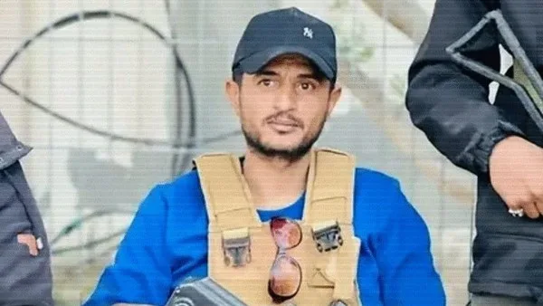 بتهمة الخيانة والتواصل مع جهات خارجية.. وزارة الداخلية في غزة تمنح ياسر أبو شباب مهلة 10 أيام لتسليم نفسه. بتهمة الخيانة والتواصل مع جهات خارجية.. وزارة الداخلية في غزة تمنح ياسر أبو شباب مهلة 10 أيام لتسليم نفسه.