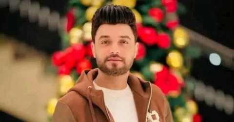 صدمة في الساحة الفنية المصرية بعد وفاة المطرب الشعبي أحمد عامر عن عمر يناهز 42 عامًا صدمة في الساحة الفنية المصرية بعد وفاة المطرب الشعبي أحمد عامر عن عمر يناهز 42 عامًا