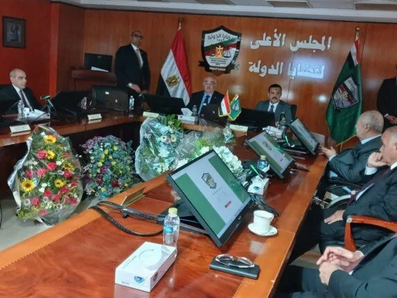 برئاسة حسين مدكور.. قضايا الدولة تبدأ عصر الرقمنة مع أولى جلساتها الإلكترونية برئاسة حسين مدكور.. قضايا الدولة تبدأ عصر الرقمنة مع أولى جلساتها الإلكترونية