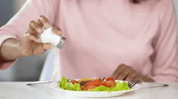 لتحسين صحتك ونومك.. اكتشف أفضل وقت لتناول العشاء!