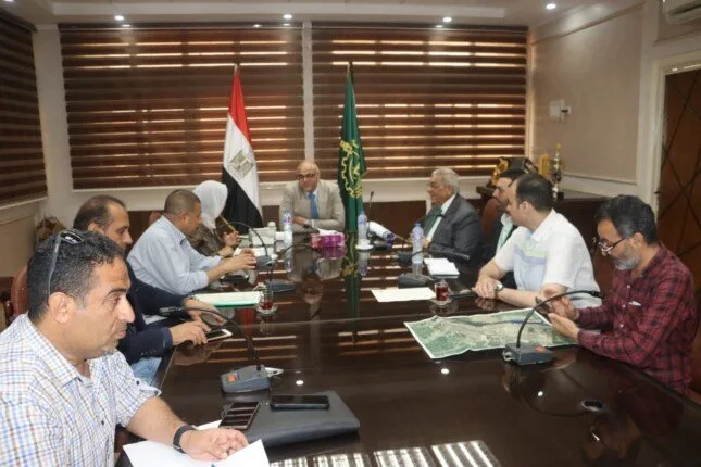 محافظ القليوبية ونائب وزيرة التنمية المحلية يتناولان آخر التطورات في المرحلة الرابعة من «ممشى أهل مصر».