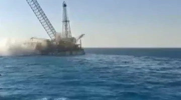 محافظ البحر الأحمر يطلع “القاهرة الإخبارية” على آخر تطورات حادث غرق حفار النفط