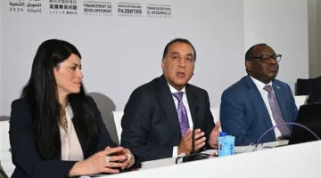 مدبولي: الحكومة تهدف إلى الحفاظ على الاتجاه النزولي لنسبة الدين من الناتج المحلي الإجمالي.