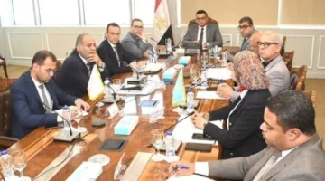 وزير الإسكان يراقب تقدم الأعمال في المشاريع التنموية المنفذة في مدينة السويس الجديدة
