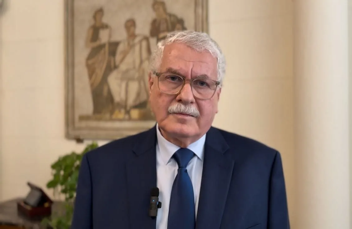 السفير سمير بكر لـ “قنا”: استهداف الأطفال والنساء أثناء تلقي المساعدات في غزة يُعَد عارًا. السفير سمير بكر لـ “قنا”: استهداف الأطفال والنساء أثناء تلقي المساعدات في غزة يُعَد عارًا.