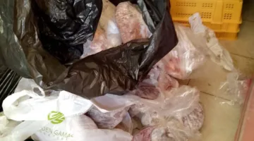 فضيحة غذائية في طرابلس: اكتشاف لحوم فاسدة ومزوّرة في سوبرماركت معروف (صور)