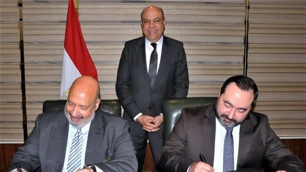 وزير الطيران يشارك في توقيع اتفاقيات تدريبية بين شركة “إير كايرو” والأكاديمية المصرية لعلوم الطيران وأكاديمية مصر للطيران للتدريب. وزير الطيران يشارك في توقيع اتفاقيات تدريبية بين شركة “إير كايرو” والأكاديمية المصرية لعلوم الطيران وأكاديمية مصر للطيران للتدريب.