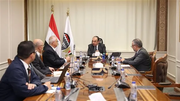 وزير قطاع الأعمال يستقبل وفد شركة “GS E&C” الكورية لمناقشة التعاون في خمسة مجالات. وزير قطاع الأعمال يستقبل وفد شركة “GS E&C” الكورية لمناقشة التعاون في خمسة مجالات.