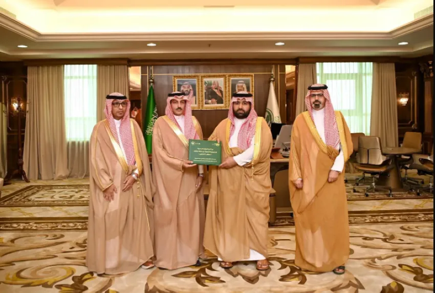 أمير جازان يشهد توقيع اتفاقيات انضمام مدينة جيزان وثلاث محافظات إلى مبادرة المدن الصحية