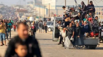 الجيش الإسرائيلي يهدد بإخلاء مواقع جديدة شرق غزة ويعلن عن توسيع العمليات العسكرية.. ورئيس منظمة غزة الإنسانية يؤكد استمرار توزيع المساعدات وينفي وقوع شهداء فلسطينيين.