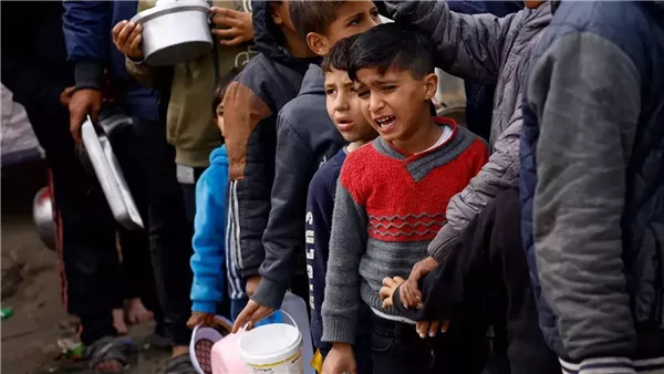 حزن وتألم في غزة إثر مقتل طبيب معروف جراء غارة جوية إسرائيلية حزن وتألم في غزة إثر مقتل طبيب معروف جراء غارة جوية إسرائيلية