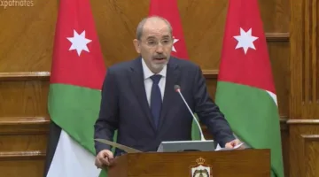 الأردن وفلسطين يشددان على أهمية إنهاء الهجمات على غزة وضمان وصول المساعدات الإنسانية.