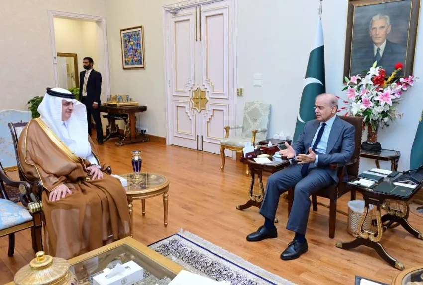 «شهباز» يُثني على مساعي المملكة في تحقيق اتفاق وقف إطلاق النار مع الهند «شهباز» يُثني على مساعي المملكة في تحقيق اتفاق وقف إطلاق النار مع الهند