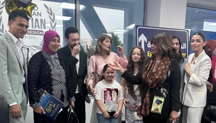 عائلة أحمد زاهر تؤازر ابنتهم ملك في احتفال تخرجها من الجامعة | صور