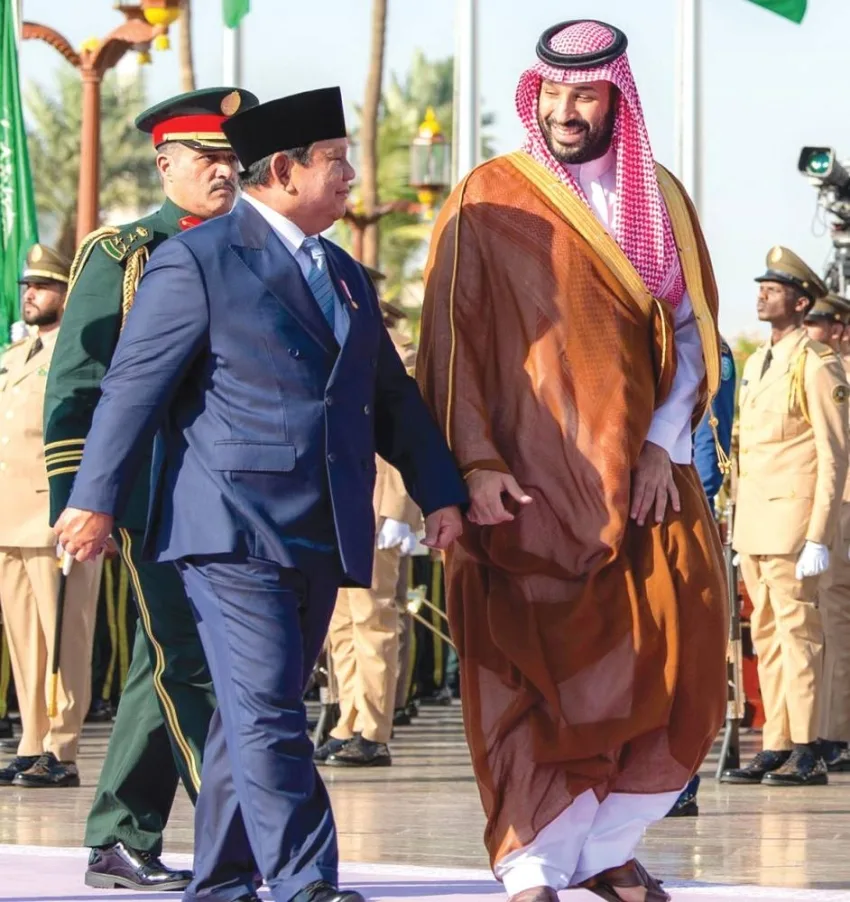 ولي العهد والرئيس الإندونيسي يتناولان العلاقات والأوضاع الإقليمية.