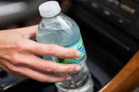 خطر خفي يواجه الملايين من الأمريكيين: م contaminants سامة في مياه الشرب قد تؤدي إلى السرطان والعقم