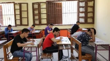 عاجل.. الطلاب في الثانوية العامة يؤدون امتحاني الكيمياء والجغرافيا اليوم دون تطبيق الإجازة الرسمية.