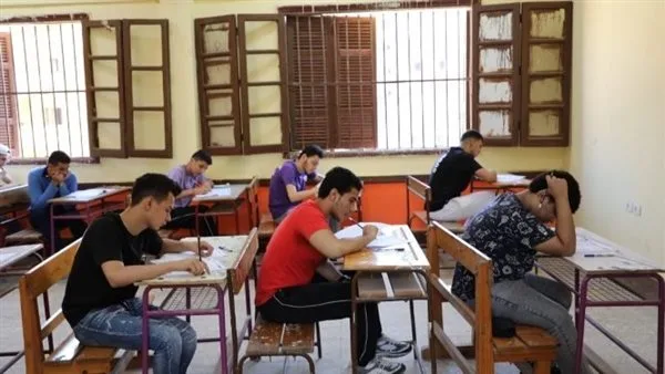 عاجل.. الطلاب في الثانوية العامة يؤدون امتحاني الكيمياء والجغرافيا اليوم دون تطبيق الإجازة الرسمية. عاجل.. الطلاب في الثانوية العامة يؤدون امتحاني الكيمياء والجغرافيا اليوم دون تطبيق الإجازة الرسمية.