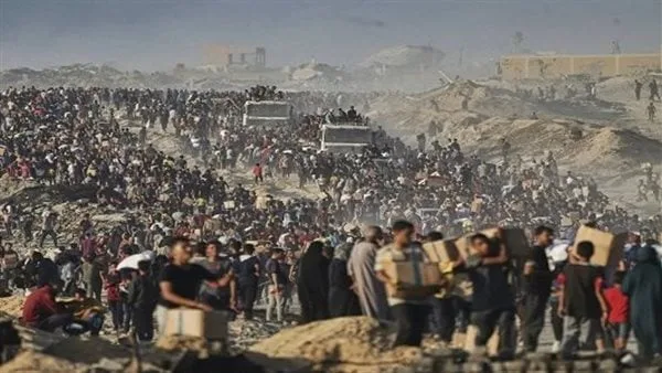 شهيدان وعشرات الجرحى نتيجة هجوم الاحتلال على قافلة المساعدات في جنوب غزة شهيدان وعشرات الجرحى نتيجة هجوم الاحتلال على قافلة المساعدات في جنوب غزة
