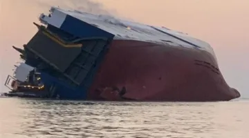مصرع 4 أفراد وإنقاذ 23 في حادث قارب بجزيرة بالي الإندونيسية