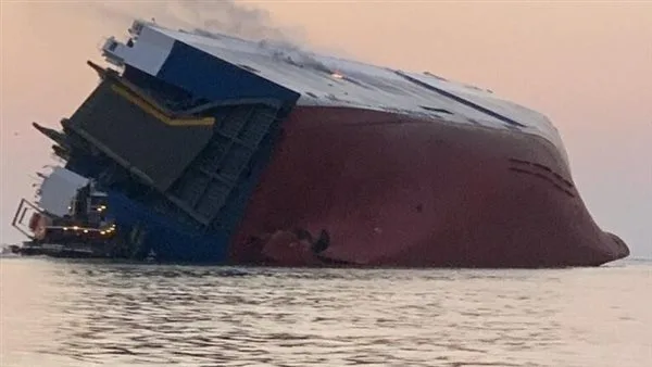 مصرع 4 أفراد وإنقاذ 23 في حادث قارب بجزيرة بالي الإندونيسية مصرع 4 أفراد وإنقاذ 23 في حادث قارب بجزيرة بالي الإندونيسية