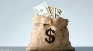 احتجاز رئيس سابق لمجلس إدارة بنك بتهمة التلاعب بحسابات الزبائن