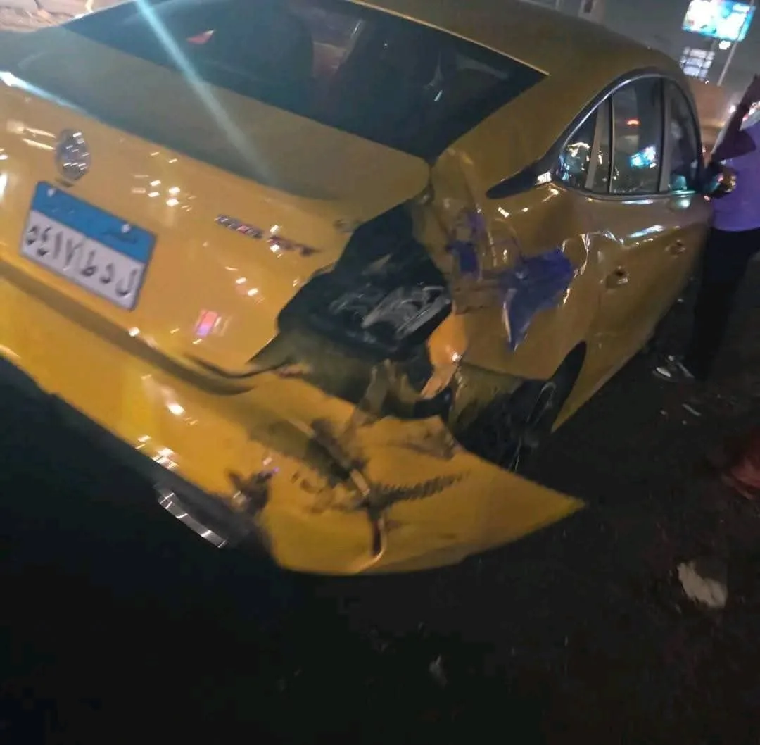 عاجل| حادث خطير على دائري المعادي.. شاحنة تدهس 9 سيارات خاصة وحافلة صغيرة (فيديو وصور) عاجل| حادث خطير على دائري المعادي.. شاحنة تدهس 9 سيارات خاصة وحافلة صغيرة (فيديو وصور)