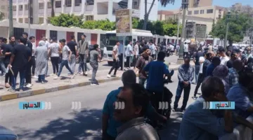 استقبال طلاب الثانوية العامة لأداء امتحاني الكيمياء والجغرافيا في اللجان المفتوحة