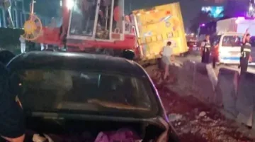 تفاصيل انقلاب شاحنة على 7 سيارات في الطريق الدائري بالمعادي