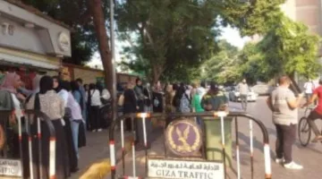 طلاب الشعبة العلمية في الثانوية العامة يبدؤون امتحانات الكيمياء والجغرافيا للشعبة الأدبية.