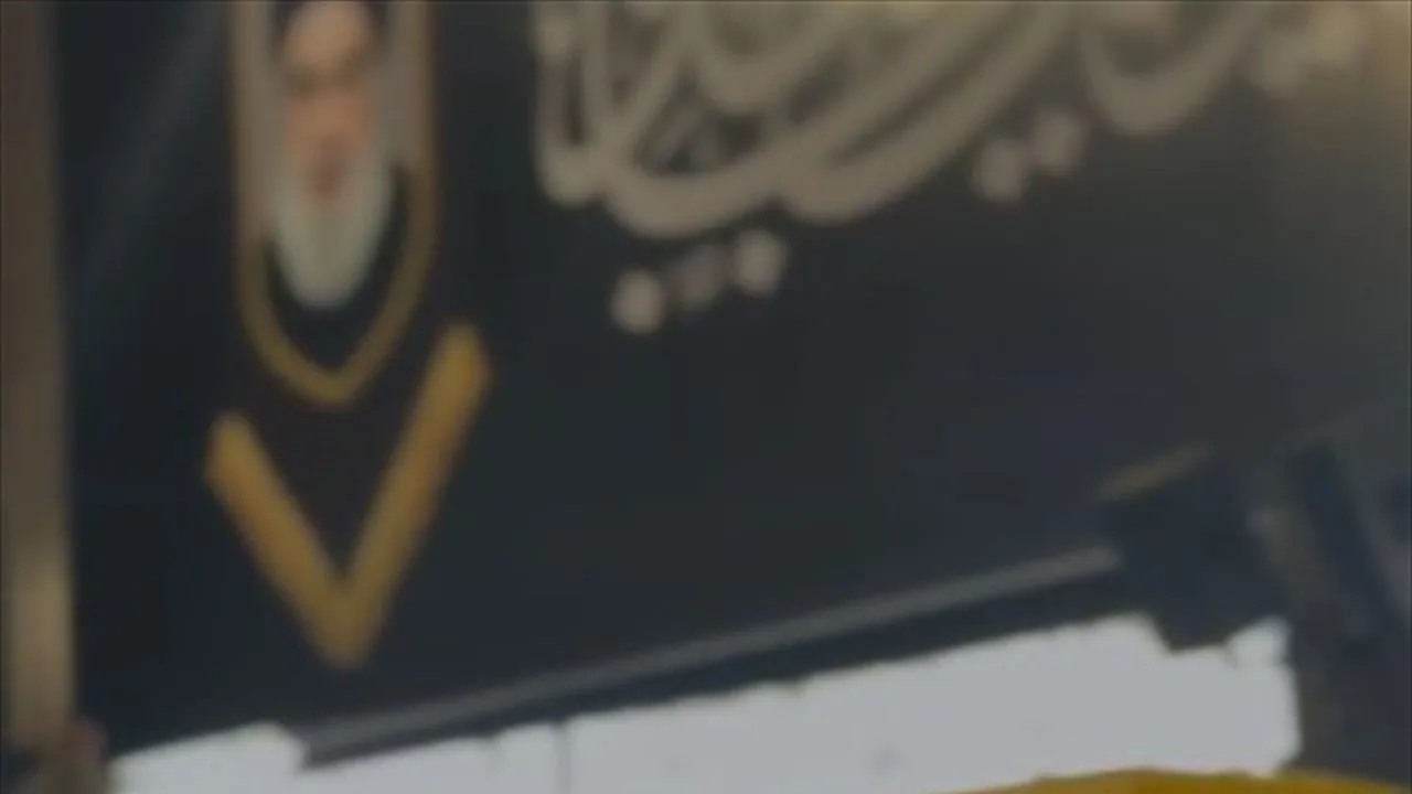 لحظة وصول جثماني أبو علي ونجله إلى قبر السيد نصرالله (فيديو) لحظة وصول جثماني أبو علي ونجله إلى قبر السيد نصرالله (فيديو)