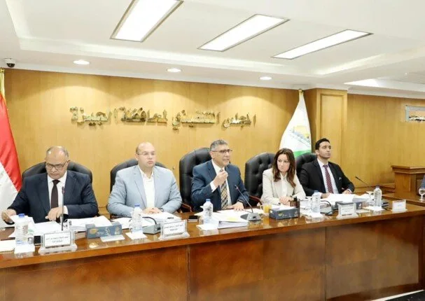 محافظ الجيزة يؤكد على أهمية سرعة التعامل مع شكاوى المواطنين والاستجابة الفورية لها