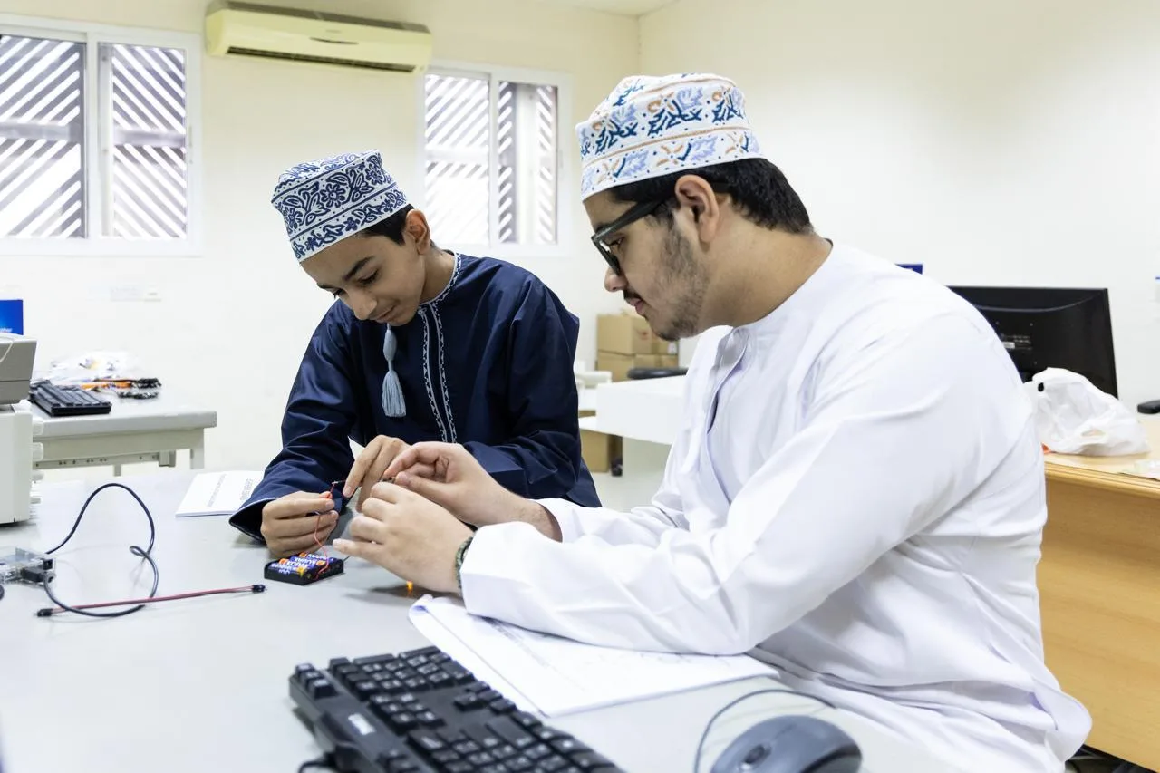 جامعة التقنية والعلوم التطبيقية في مسقط تُقيم برنامج صيفي لطلاب المدارس لعام 2025 جامعة التقنية والعلوم التطبيقية في مسقط تُقيم برنامج صيفي لطلاب المدارس لعام 2025