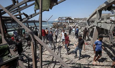 أخبار: غارة إسرائيلية تستهدف مقهى في غزة بقنبلة وزنها 500 رطل أخبار: غارة إسرائيلية تستهدف مقهى في غزة بقنبلة وزنها 500 رطل