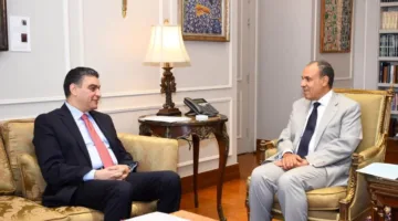 وزير الخارجية يجتمع برئيس هيئة الشراء الموحد لمناقشة تعزيز التعاون في تصدير الأدوية المصرية إلى إفريقيا