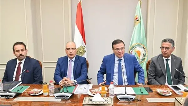 وزراء الزراعة والري والتموين يبحثون طرق تحسين زراعة محصولي قصب السكر وبنجر السكر وزراء الزراعة والري والتموين يبحثون طرق تحسين زراعة محصولي قصب السكر وبنجر السكر