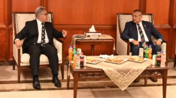 محافظ جنوب سيناء يستقبل أعضاء البرلمان في مطار شرم الشيخ الدولي ويأخذهم في جولة على طريق السلام