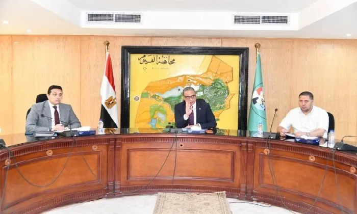 محافظ الفيوم يطالب بتعجيل إجراءات التقنين والتصالح ومعالجة التغيرات المكانية