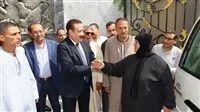 محافظ المنوفية يقدم سيارة جديدة لعائلة ضحية حادث الطريق الإقليمي