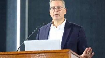 وزير البترول يعبر عن حزنه لضحايا “أدمارين 12” ويؤكد على تسريع صرف التعويضات لذوي المتوفين والمفقودين.